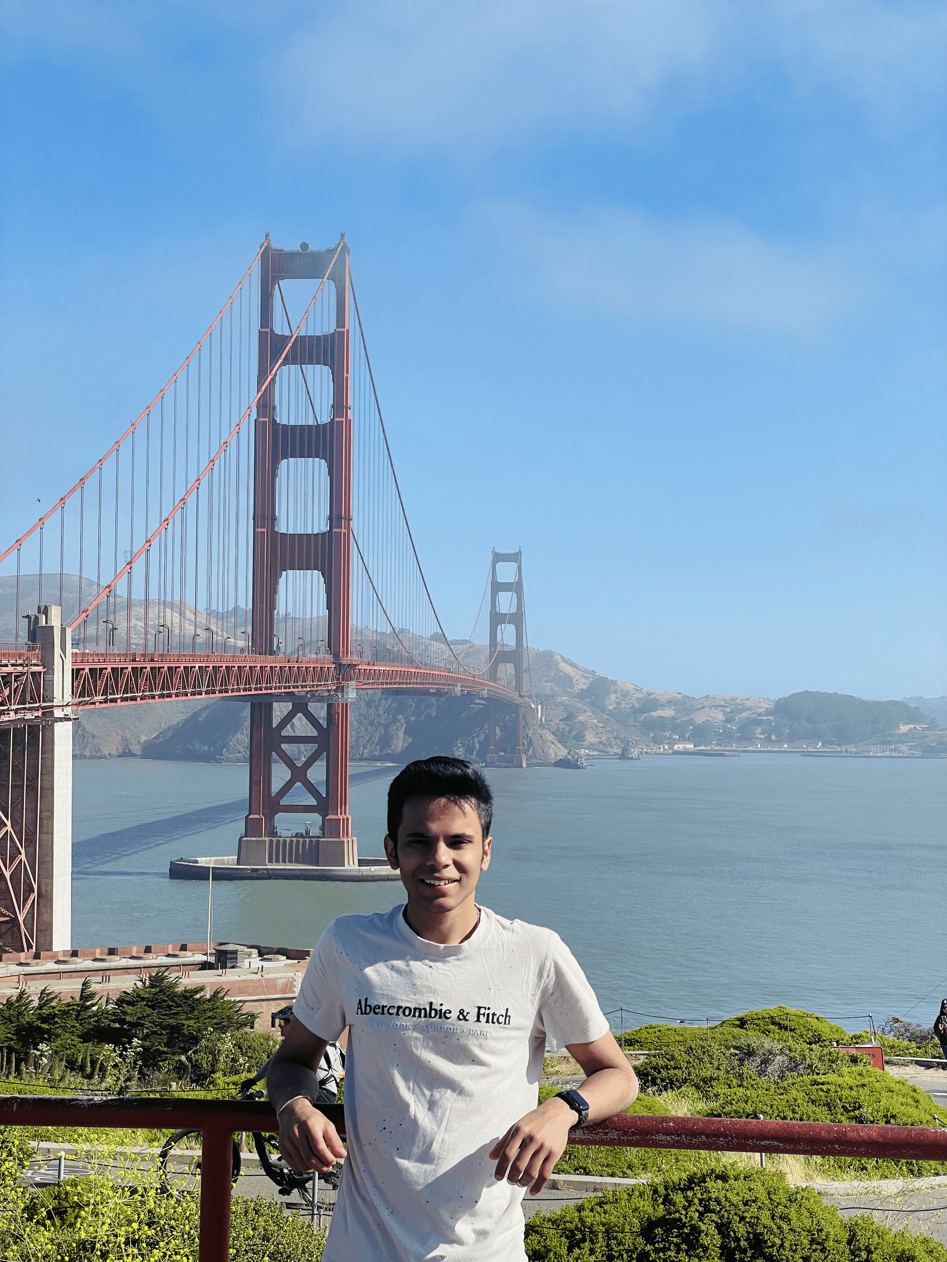 Vedant Gosavi at the Golden Gate Bridge